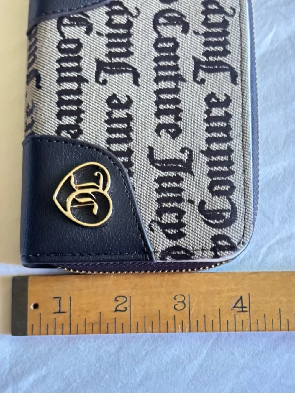 Juicy Couture Black and Beige Logo Zip Wallet with Gold Heart Emblem y2k clutch